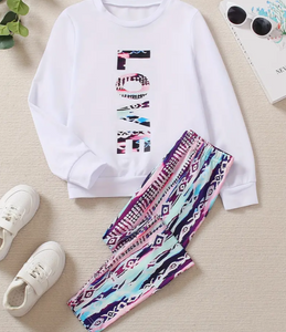 Girls' Chic 2pc Set: Cozy LOVE Print Sweatshirt & Stretchy Skinny Jegging